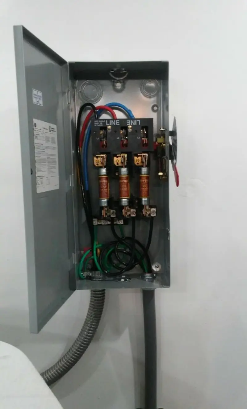 Three-phase disconnect switch installed for Smoke Detector Installation in San Jacinto